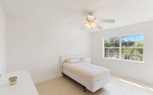 CAYMAN ESCAPE #7 CANALFRONT WITH DOCK