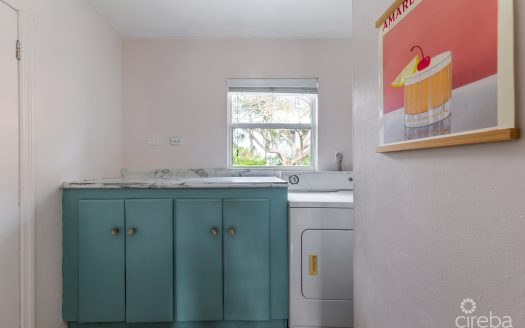 STARLET CRESCENT DUPLEX, WEST BAY