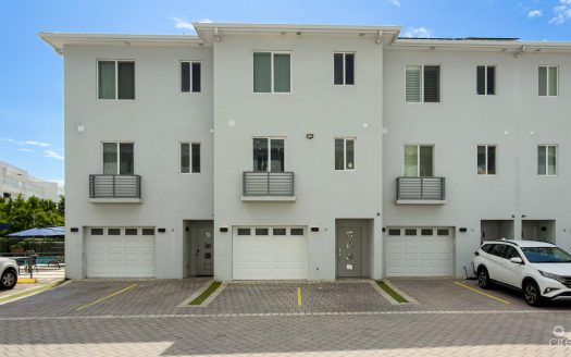 SOUTH BAY ESTATES TOWNHOME