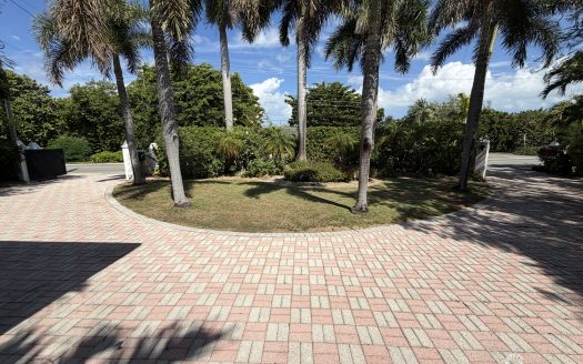 SOUTH SOUND OCEANFRONT HOME