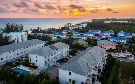 SOUTH BAY ESTATES TOWNHOME SOUTH BAY ESTATES TOWNHOME