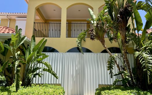 61 HOYA QUAY CRYSTAL HARBOUR