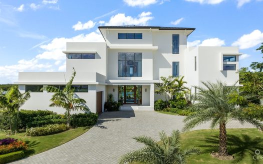 60 LALIQUE PENINSULA QUAY | LUXURY WATERFRONT LIVING IN CRYSTAL HARBOUR