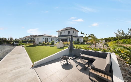 OCEAN LANE NEWLY BUILT EXECUTIVE HOME