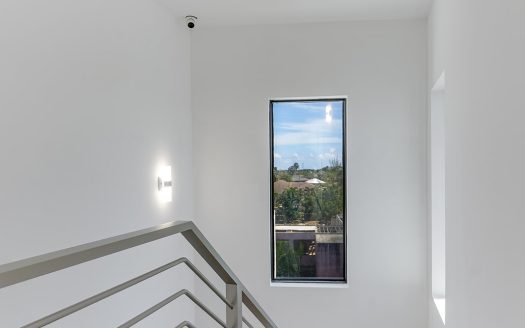 ROYAL PALMS – 5 BEDROOM ESTATE W/RENTAL UNIT