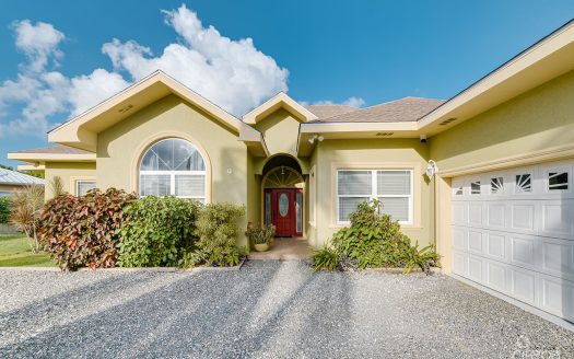 5-BEDROOM FAMILY GEM IN SAVANNAH MEADOWS W/RENTAL UNIT