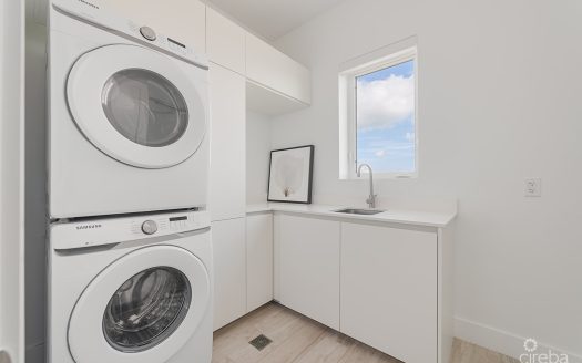 AURA PENTHOUSE – SOUTH SOUND