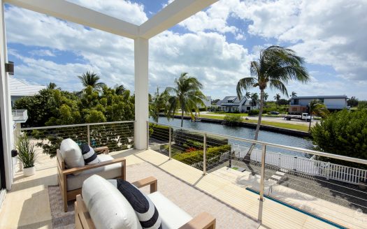 CRYSTAL HARBOUR CANAL FRONT HOME