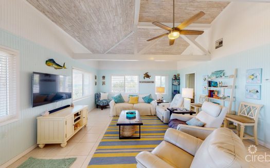 CAYMAN BRAC OCEAN FRONT HOME