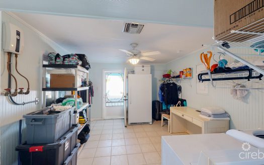 CAYMAN BRAC OCEAN FRONT HOME