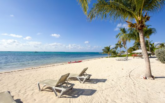 BEACHFRONT CONDO THE CLUB LITTLE CAYMAN