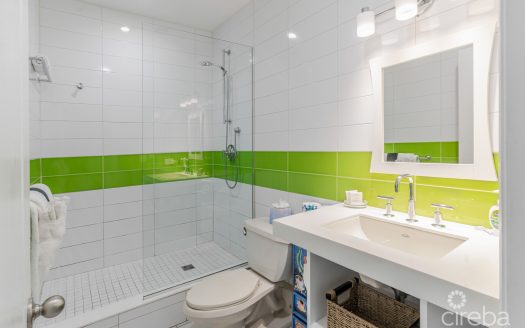 HARBOUR HEIGHTS, SEVEN MILE BEACH (RENOVATED)