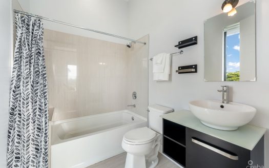 DAUM QUAY 12, CRYSTAL HARBOUR CANAL FRONT HOME