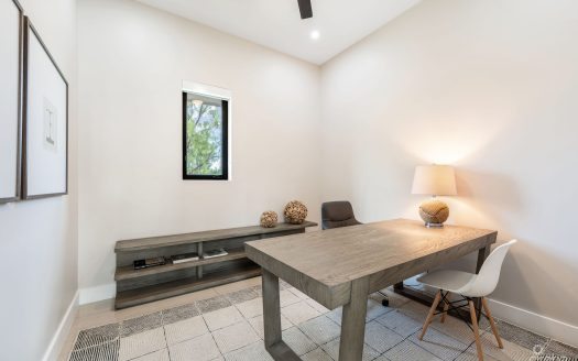 DAUM QUAY 12, CRYSTAL HARBOUR CANAL FRONT HOME