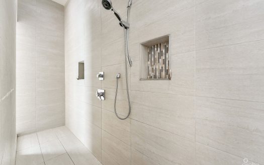 DAUM QUAY 12, CRYSTAL HARBOUR CANAL FRONT HOME