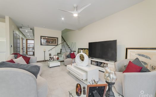 BEAUTIFUL ARVIA THREE BEDROOM