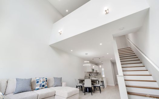 SPACIOUS & MODERN 3 BR TOWNHOME – EXCELLENT LOCATION! SPACIOUS & MODERN 3 BR TOWNHOME – EXCELLENT LOCATION!