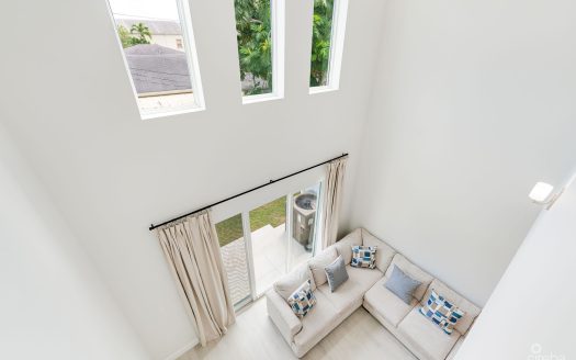 SPACIOUS & MODERN 3 BR TOWNHOME – EXCELLENT LOCATION!