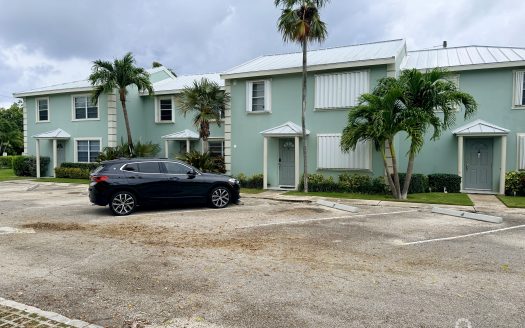 TROPICAL HAVEN – REMODELLED 3 BEDROOM CONDO! TROPICAL HAVEN – REMODELLED 3 BEDROOM CONDO!