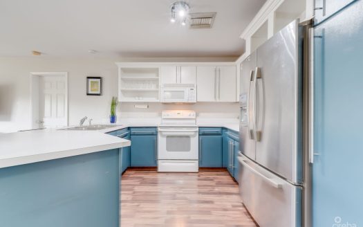 SUNRISE POOL VIEW END UNIT GROUND FLOOR