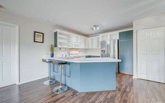 SUNRISE POOL VIEW END UNIT GROUND FLOOR