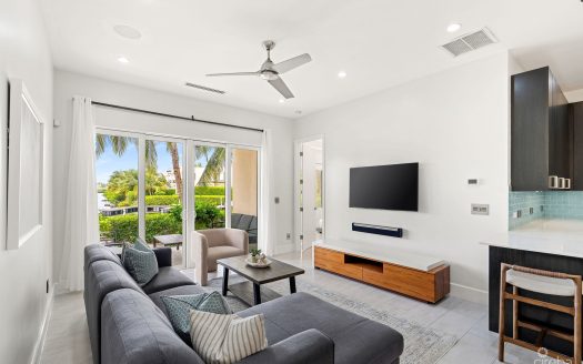 CYPRESS POINTE NORTH 101 – CANAL FRONT CRYSTAL HARBOUR