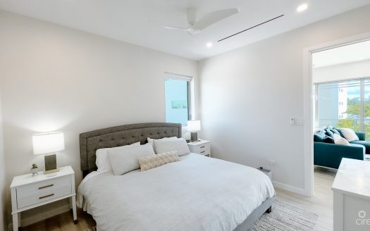 ONE CANAL POINT – SEVEN MILE BEACH