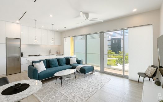 ONE CANAL POINT – SEVEN MILE BEACH