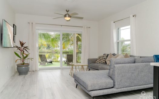 COCONUT VILLAGE – REDUCED – 3BEDS LAKEFRONT HOME