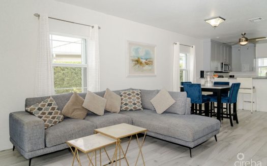 COCONUT VILLAGE – REDUCED – 3BEDS LAKEFRONT HOME