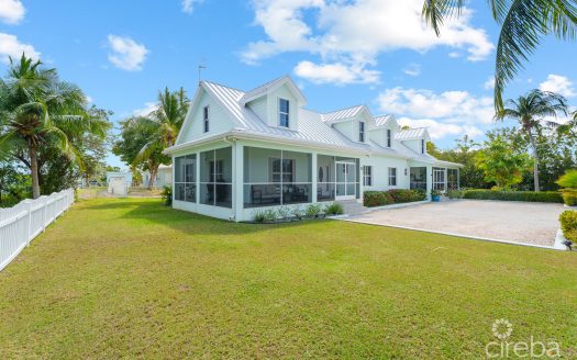 HIGHLANDS – ONE SIDE OF A DUPLEX