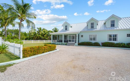 HIGHLANDS – ONE SIDE OF A DUPLEX