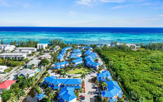 CAYMAN CROSSING 33, BEAUTIFULLY RENOVATED TOWNHOME