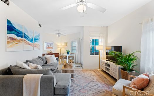 CAYMAN CROSSING 33, BEAUTIFULLY RENOVATED TOWNHOME