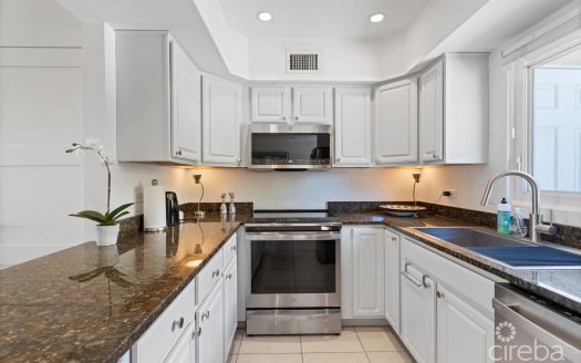 PIRATES LAIR 10 – SOUTH SOUND OCEANFRONT TOWNHOME