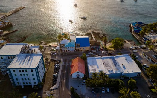 DOCKSIDE – EXCELLENT CORNER ON MARY ST & WATERFRONT