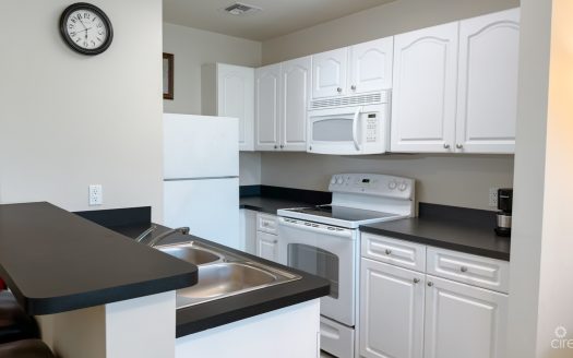 LAKESIDE 1 BED CONDO