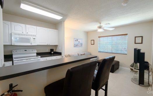 LAKESIDE 1 BED CONDO