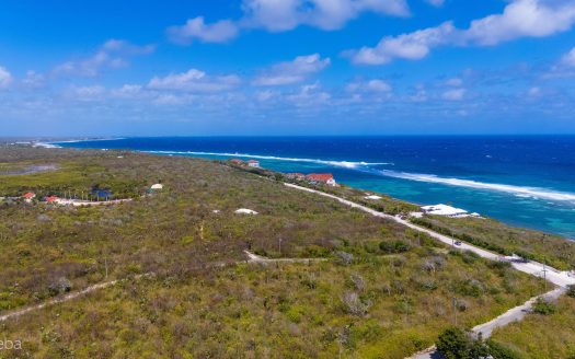 ELEVATED 11.43-ACRE PARCEL IN EAST END