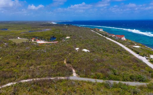 ELEVATED 11.43-ACRE PARCEL IN EAST END