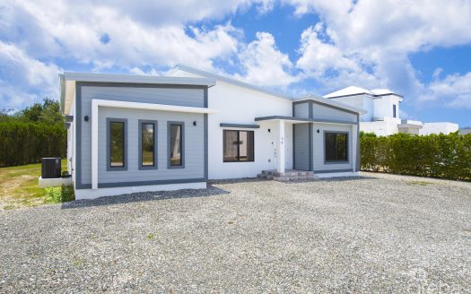 MODERN 3 BED, 3 BATH SINGLE FAMILY HOME. WITH BONUS OFFICE/DEN.