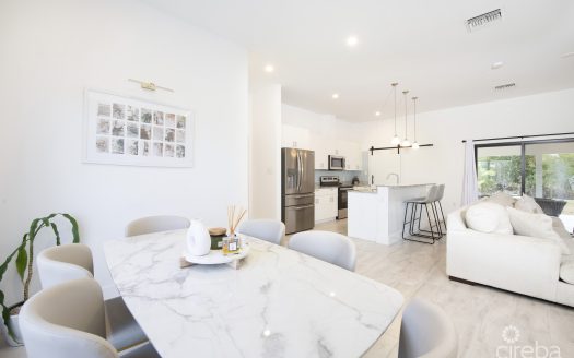 MODERN 3 BED, 3 BATH SINGLE FAMILY HOME. WITH BONUS OFFICE/DEN.