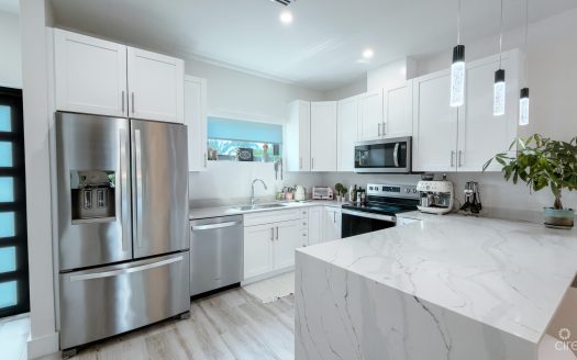 THE LAGOONS WATERFRONT TOWNHOUSE