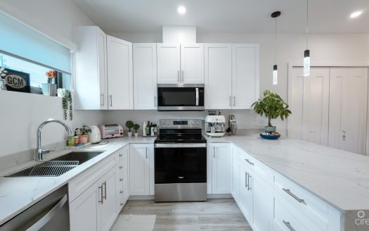 THE LAGOONS WATERFRONT TOWNHOUSE