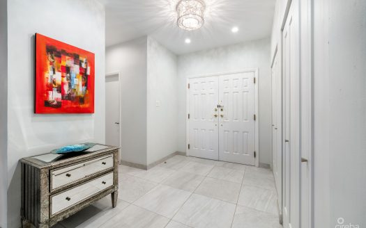 BRITANNIA LIONS COURT 322, SEVEN MILE BEACH CORRIDOR