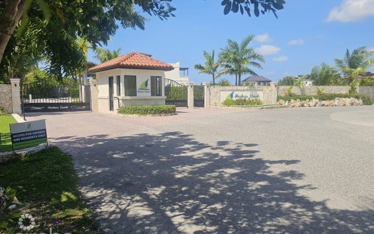 PRIME LOCATION CANAL FRONT HARBOUR REACH