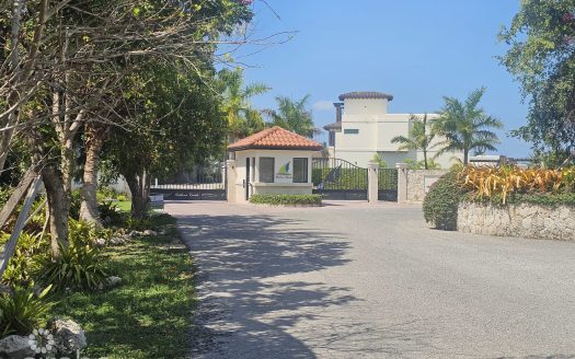 PRIME LOCATION CANAL FRONT HARBOUR REACH