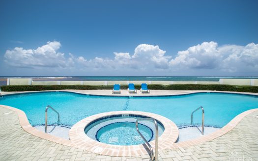 CASTAWAY COVE BEACHFRONT – 2 BED, 2 BATH, A AND B LOCK OFF UNIT