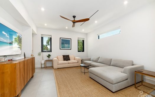 SOUTH SOUND NUSA VILLAS BEAUTIFUL HOME WITH POOL