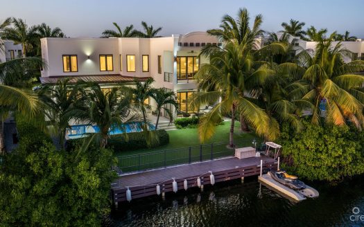 CYPRESS POINTE NORTH STAND ALONE RESIDENCE IN CRYSTAL HARBOUR